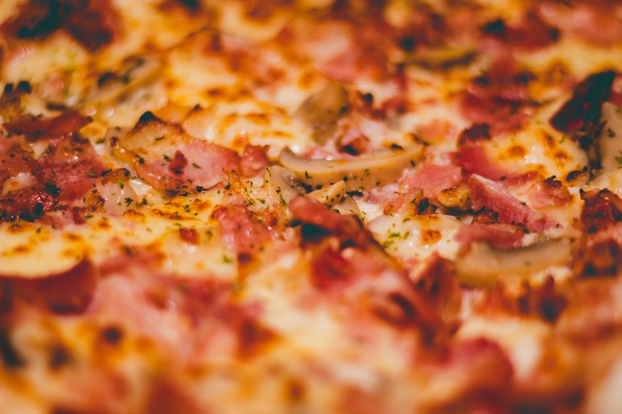Grab a Slice at the Best Pizzerias Near Northridge